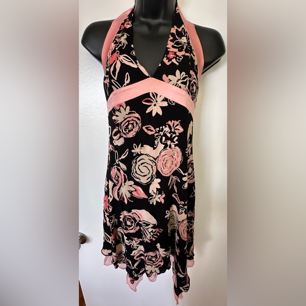 Bebe | Chic Medium Pink & Black Floral Halter Dress - Freshly dry cleaned